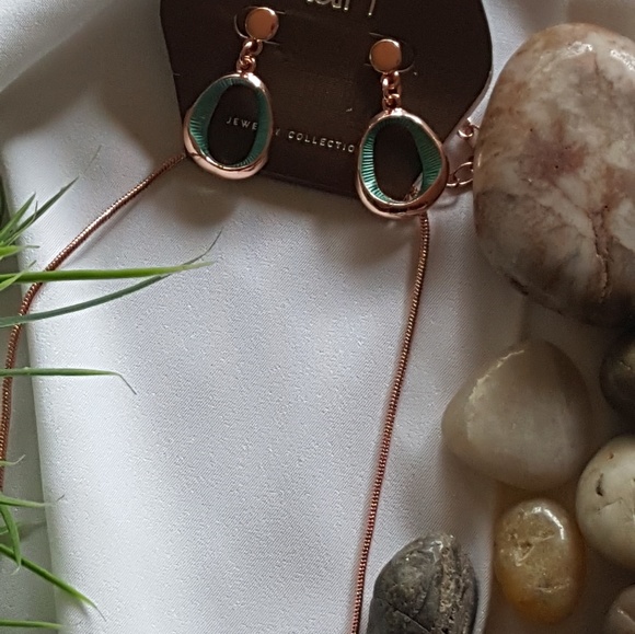 Necklace Set - Picture 3 of 5